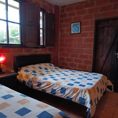 Hosteria Sapos Y Ranas Milpe Exteriör bild
